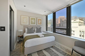 Stylish 1-Bed Foreshore Apt Modern Comfort & Views